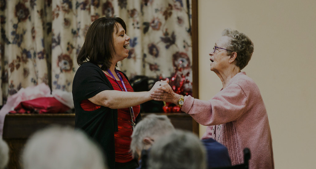 gallery-bg Dancing at Grove Park
